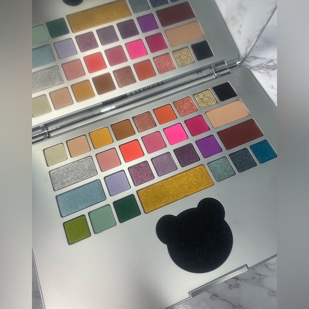 Moschino + Sephora Silver Laptop Eyeshadow Palette - Picture 3 of 12